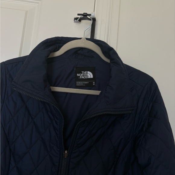 The North Face Iliana Insulated Primaloft Quilted Parka in navy blue - Picture 4 of 6